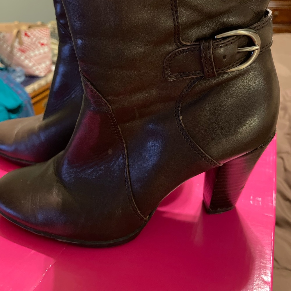 Leather 2” heals really comfortably.